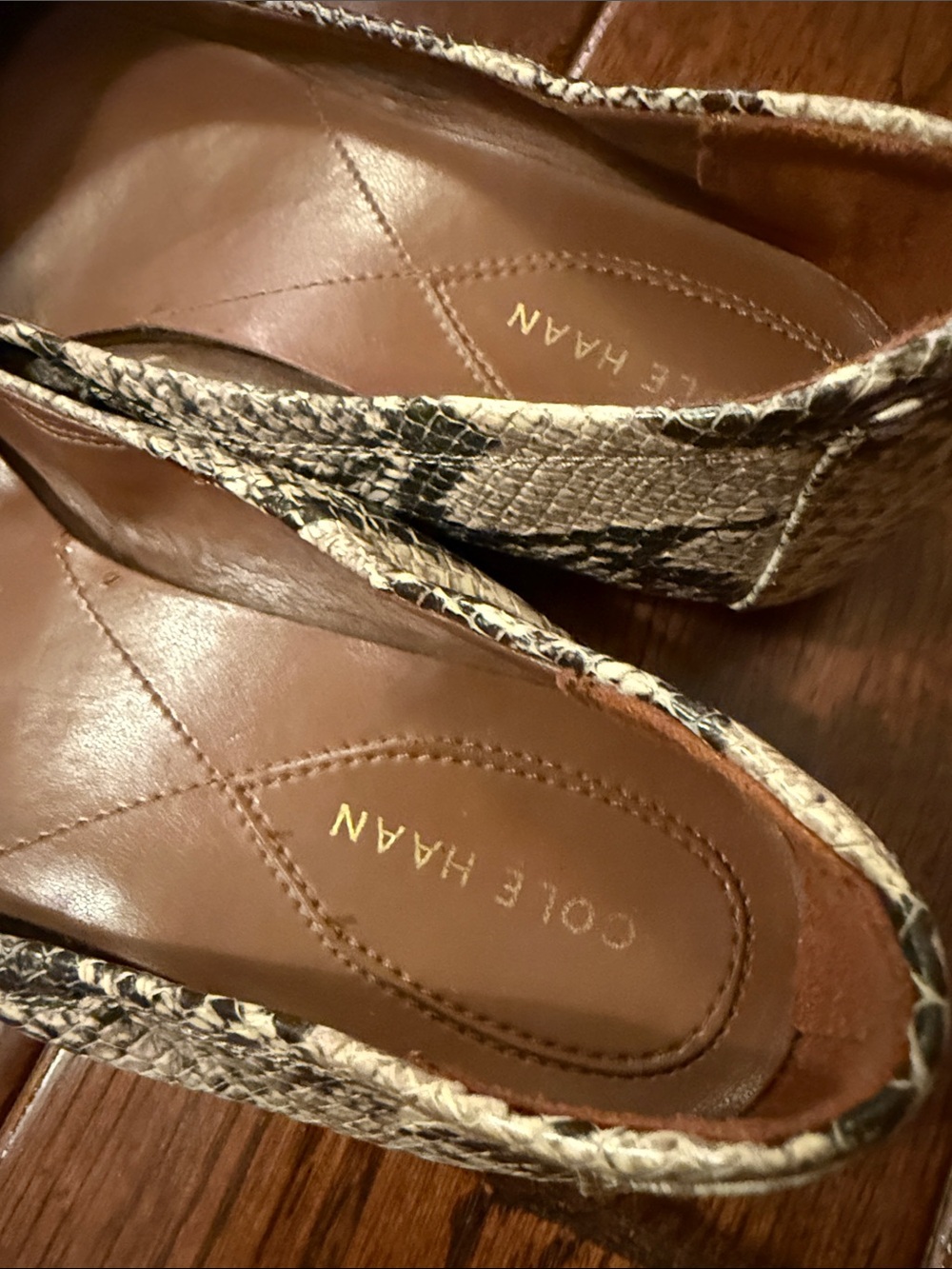 Cole Haan snake print women’s shoe size 6 - Picture 3 of 5